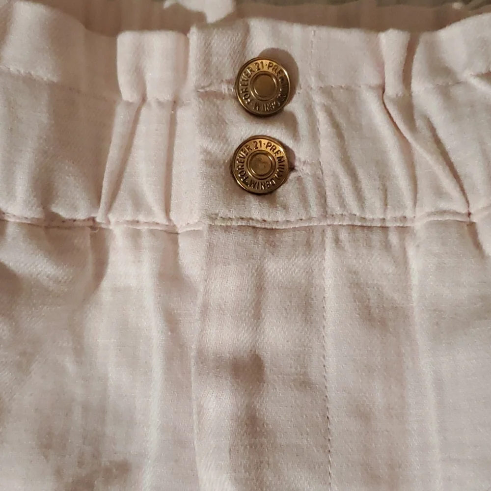 **Forever 21 Plaid Shorts – Light Pink & White, Size M**